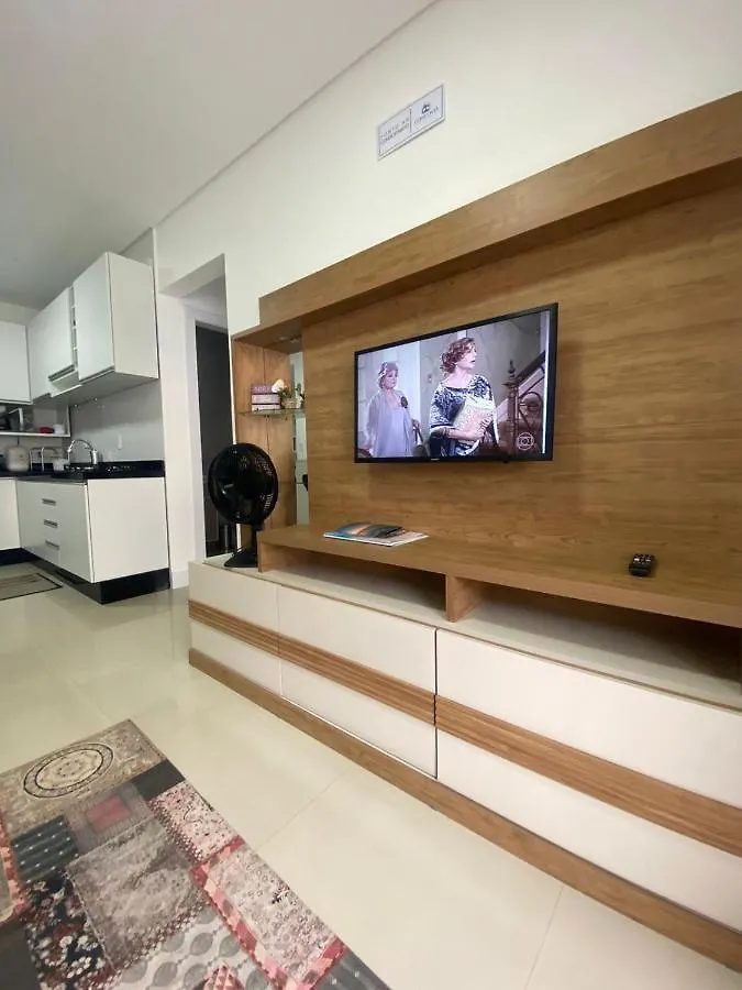 Apartamento Apto na praia de Palmas, climatizado, com piscina, próximo ao mar e com jardim privativo Governador Celso Ramos