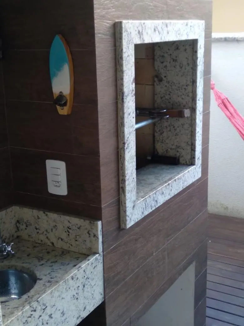 Apto na praia de Palmas, climatizado, com piscina, próximo ao mar e com jardim privativo Governador Celso Ramos Brasil