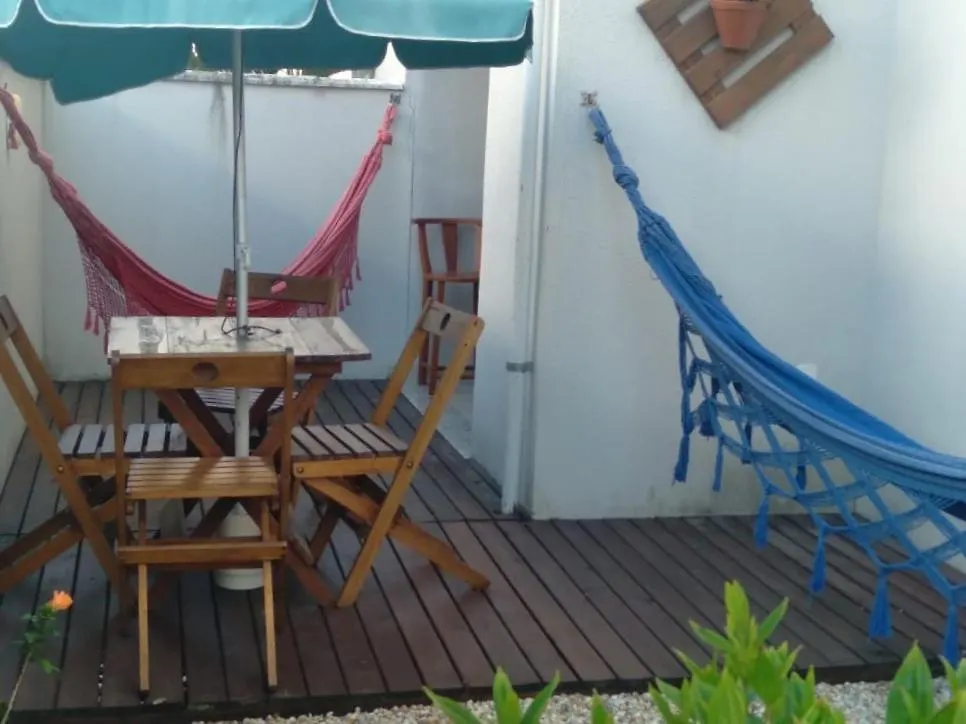 Apto na praia de Palmas, climatizado, com piscina, próximo ao mar e com jardim privativo Governador Celso Ramos